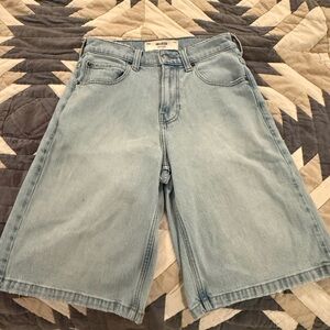 Light Wash Denim Super Baggy Shorts Hollister size 26